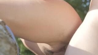 Baise A La Plage sur le sable avec ejac sur chatte