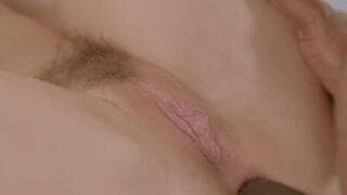 Une grosse bite black dans le cul de Lana Rhodes