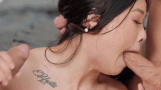 Petite asiatique fait son Heureporno Gratuit