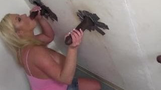 Zoey Andrews dans une mature baise